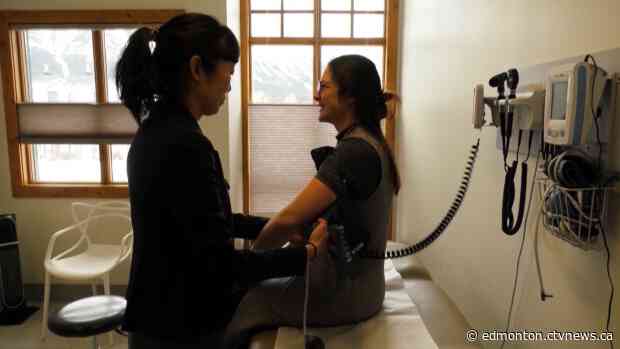 Doctors vote non-confidence in Health Minister Shandro, AMA to turn to Kenney 'for help'