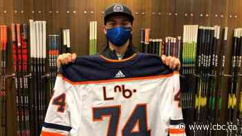 'An honour': Edmonton Oilers defenceman wears jersey with Cree syllabics