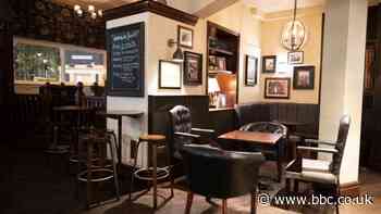 Tafarndai a bwytai Cymru i ailagor yn llawn ddydd Llun