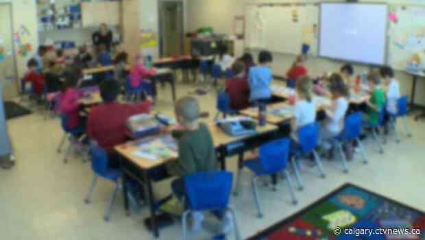 Masks recommended in schools and on buses in CBE's Scenario 1 plan