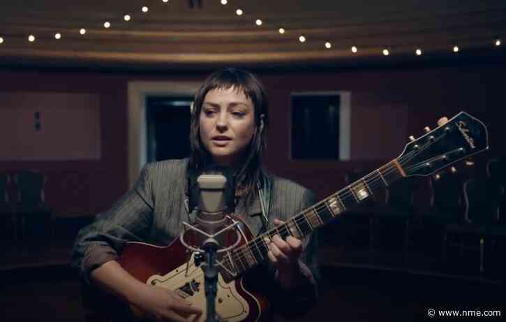 Watch Angel Olsen’s chilling performance of ‘Whole New Mess’ on ‘Fallon’