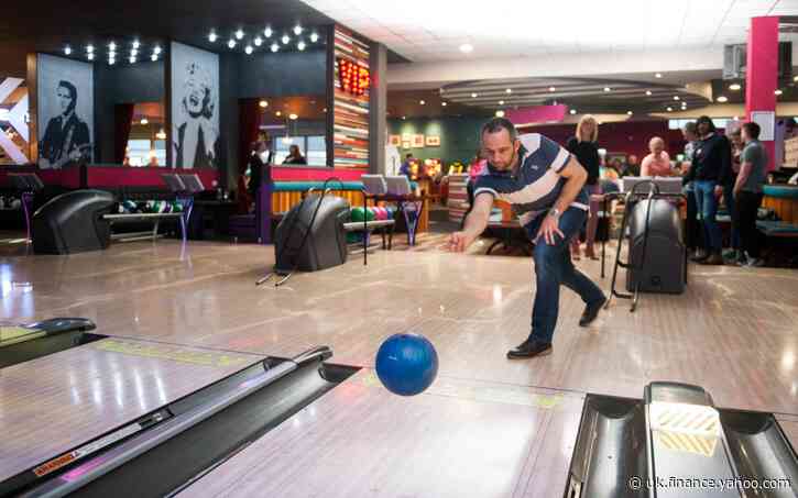 Bowling alleys hit out at reopening U-turn