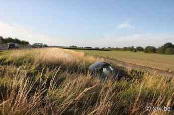 Koppel zwaargewond bij duik in gracht langs E403 in Lichtervelde - Krant van Westvlaanderen