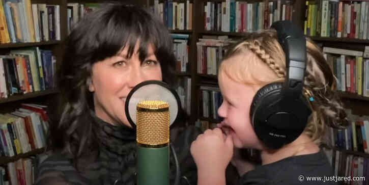Alanis Morissette Sings With Daughter Onyx For 'Tonight Show' Performance of 'Ablaze'