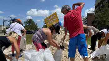 Hurricane Isaias lashes Bahamas, nears Florida