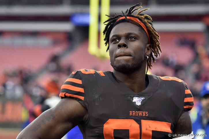 Browns tight end Njoku not seeking trade, commits to team