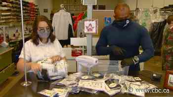 North Edmonton business plans to give out 1,000 face masks