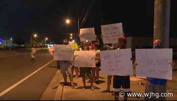 Protest in front of Bay Medical - WJHG