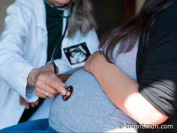 ASK AMY: Pregnancy can’t stay a secret forever - Toronto Sun