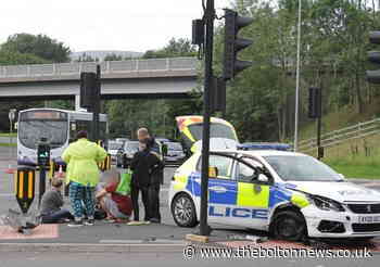 Crash between police car and VW Beetle in Farnworth - The Bolton News