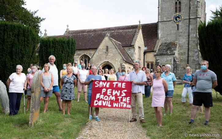 Width restriction: church pews lose their position, to make way for the 'human form of today'
