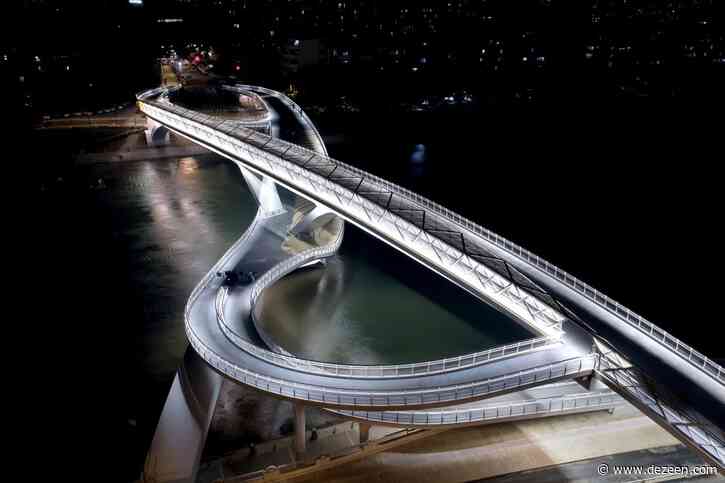 Wuchazi Bridge creates "infinite meandering path" over river in Chengdu