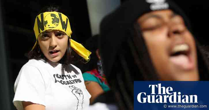 With big rallies cancelled, young climate activists are adapting election tactics