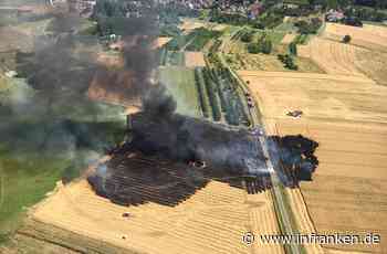 Ballenpresse setzt ganzes Feld in Brand: Großeinsatz im Landkreis Forchheim