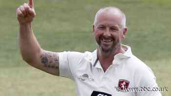 Essex v Kent: Visitors maintain advantage despite Nick Browne half-century