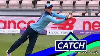 England v Ireland: Tom Banton catch dismisses Paul Stirling off David Willley bowling