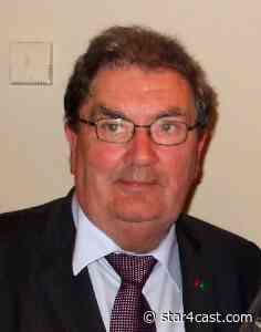 John Hume – pulling opposites together