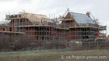 £900m to be invested in more than 300 infrastructure projects