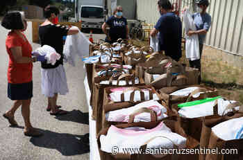 Photo | Quilting group gifts hundreds of gowns for medical workers - Santa Cruz Sentinel