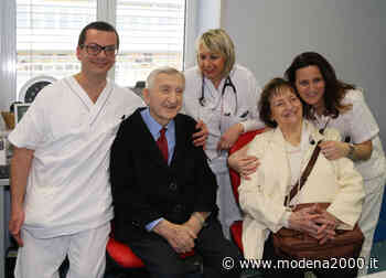 Il grazie degli ospedali modenesi a Otello Burani e Maria Giovetti - Modena 2000