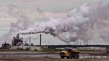 Alberta, Ottawa sign deal that reduces oilsands environmental monitoring