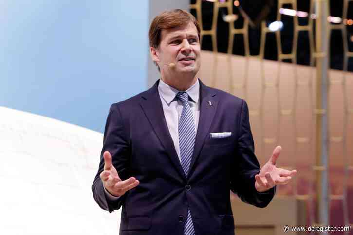Ford CEO Hackett to retire, COO Jim Farley to lead automaker