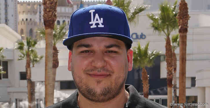 Rob Kardashian Shares Rare Shirtless Selfie in the Pool