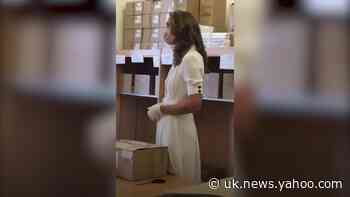 Kate wears face mask for first time during charity visit