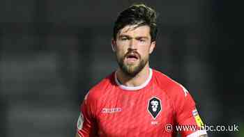 Cameron Burgess: Accrington sign ex-Scunthorpe defender on three-year deal