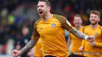 Scot Bennett: Newport County give defender new one-year deal