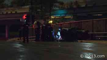 1 dead after car flies off downtown freeway overpass - KTRK-TV