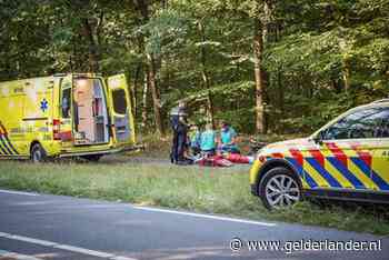 Wielrenner zwaargewond door harde val in Arnhem