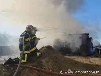 Un bâtiment agricole détruit par le feu à Maringues (Puy-de-Dôme) - La Montagne
