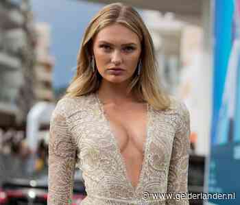 Gravin Eloise in badjas de deur uit en Romee filmt bikinilijf in Scheveningen