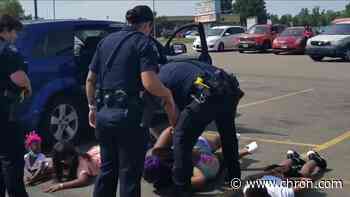 Cops apologize for 'accidentally' detaining young Black girls at gunpoint