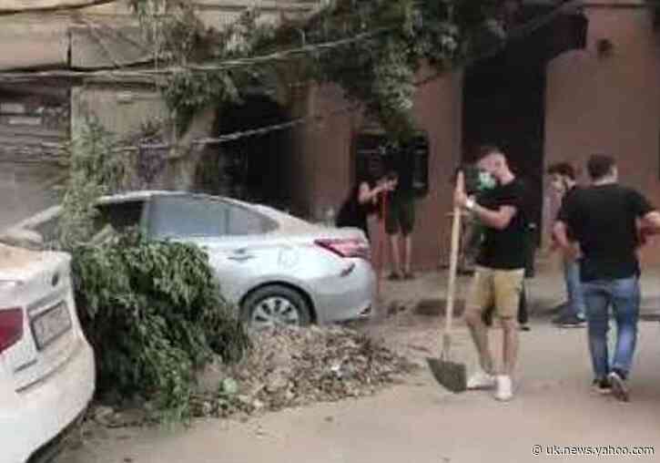 Beirut Locals Work to Clean Up Mar Mikhael Neighborhood Near Blast Site