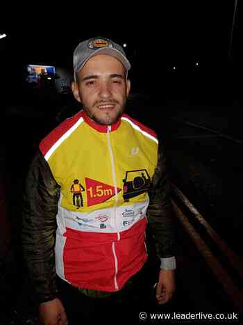 Specialist gilets continue to be given to cyclists across North Wales - LeaderLive