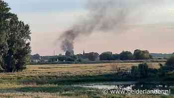 Grote brand bij afvalverwerker ARN in Weurt weer uit, rook was in verre omgeving te zien
