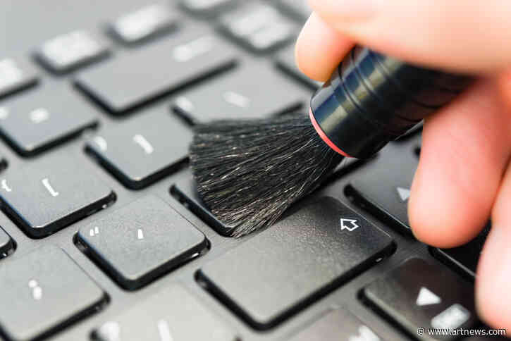 The Best Computer Key Brushes for Cleaning Hard-to-Reach Spots