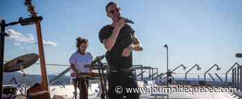 [PHOTOS] La tour du Stade olympique transformée en scène
