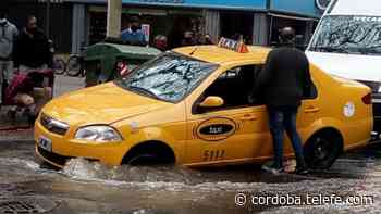 Explotó un caño e inundó la zona de Buenos Aires y Corrientes - Telefe Cordoba