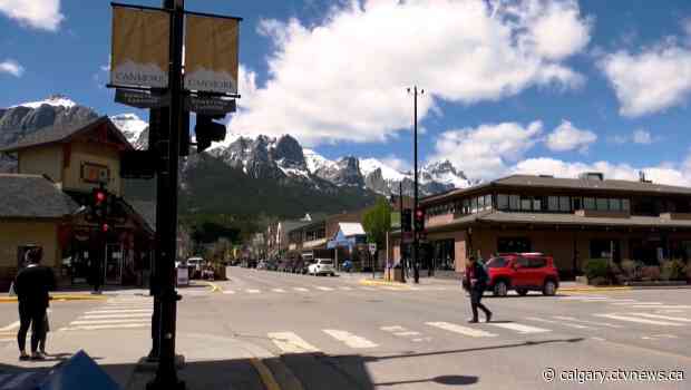 Masks officially mandatory in Canmore, Alta. as town sees spike in visitors