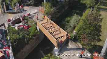 Modena, ciclabile per Vignola: posato il ponte sul torrente Grizzaga - modenaindiretta.it