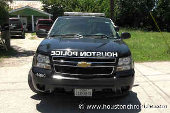 Elderly Houston woman with COVID accused of scratching, kicking cops - Houston Chronicle