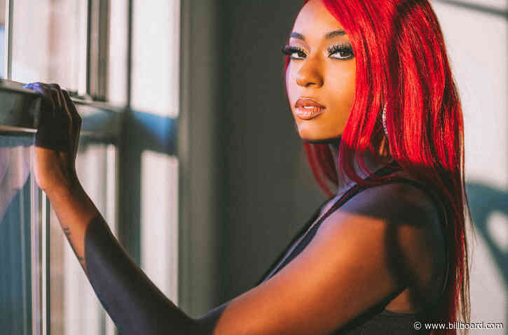 20 Questions With Reyna Roberts: How the Country Upstart Is Staking Her Claim