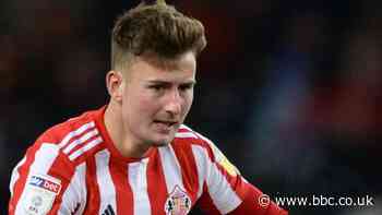 Ethan Robson: Blackpool sign former Sunderland midfielder