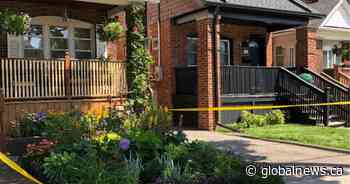 Man in custody after man’s body found in east-end Toronto home, police say - Global News