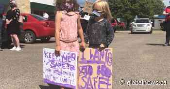 Saskatchewan parents, teachers, doctors call for a safer back-to-school plan
