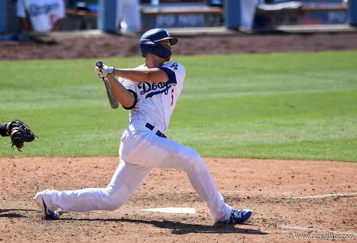 Dodgers’ Corey Seager leaves game with back injury