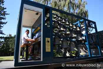Beiaardiers doen stadstoer met mobiele klokken: “De grootste en mooiste van de wereld”